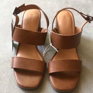 Universal Thread shoes